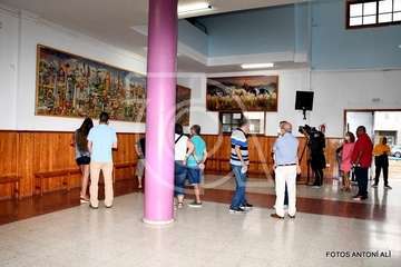 Presentanción en la sede del colectivo vecinal de Jiámar del puzzle más grande del mundo, montado por Tomás Torres/Antonio Alí.